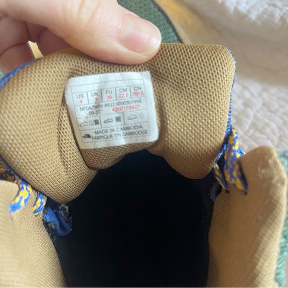 The North Face Kids' Fastpack Hiker Mid Waterproof hiking boots - Picture 6 of 7